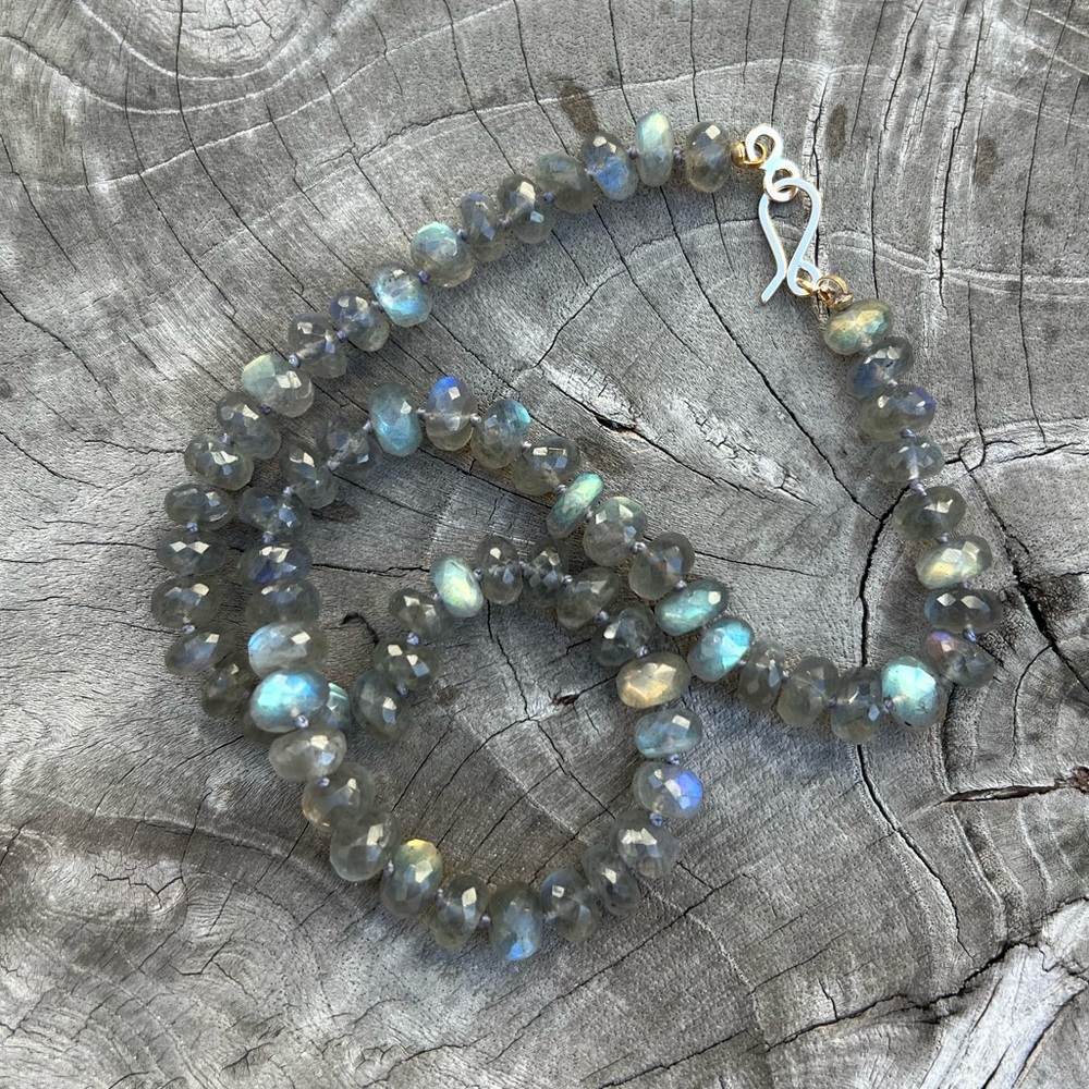 Flashy labradorite knotted necklace. Gold filled. NO BRAND - Picture 1 of 4